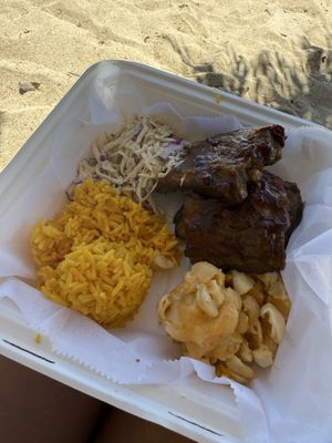 Dinghy's Beach Bar & Grill by null