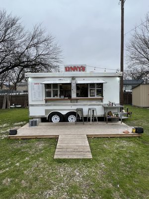 Lynny's by null