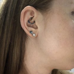 Oleander Piercing - Daith piercing