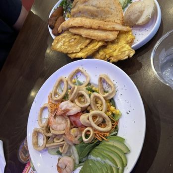 Noches de Colombia - Ensalada De Camarones Y Calamares Fritos and Filete a La Plancha - Colombian Near Me - Port Chester, New York Noches de Colombia - Ensalada De Camarones Y Calamares Fritos and Filete a La Plancha - Colombian Near Me - Port Chester, New York