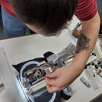 Bernina Sew N Quilt Studio - Logan, checking a weird sound I heard in my machine. - Appliances & Repair Near Me - Chattanooga, Tennessee