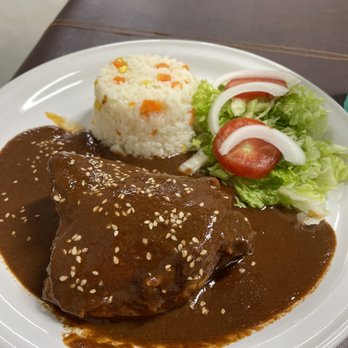 Los Potosinos - Pollo con mole y arroz - Mexican Near Me - Tampico, TAM
