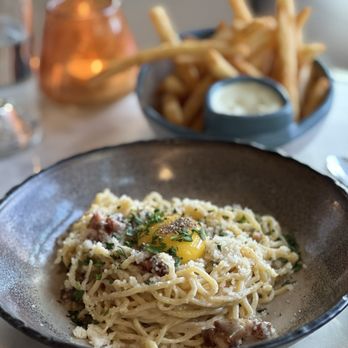 Compline Restaurant - Spaghetti Carbonara - Wine Bars Near Me - Napa, California