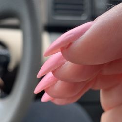 B & P Nails