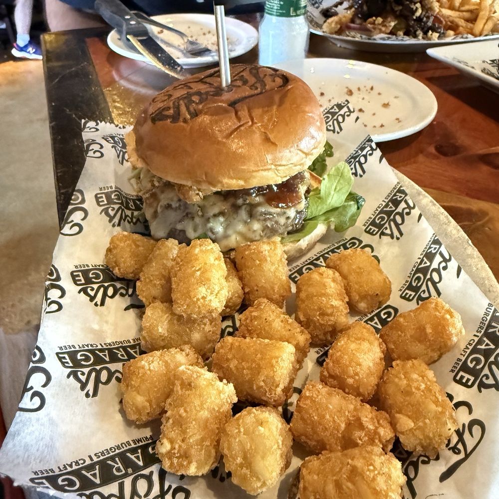 Estate Burgerwith tots Estate Burgerwith tots