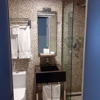 L Hotel Miami - Bathroom - Hotels Near Me - Miami Beach, Florida L Hotel Miami - Bathroom - Hotels Near Me - Miami Beach, Florida
