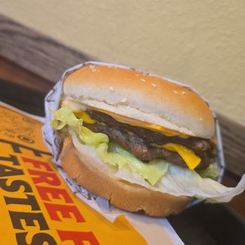Carl's Jr - Fast Food Near Me - Santa Fe Springs, California Carl's Jr - Fast Food Near Me - Santa Fe Springs, California