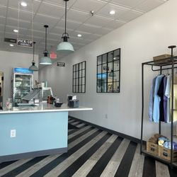 Lolly's Creamery - Inside