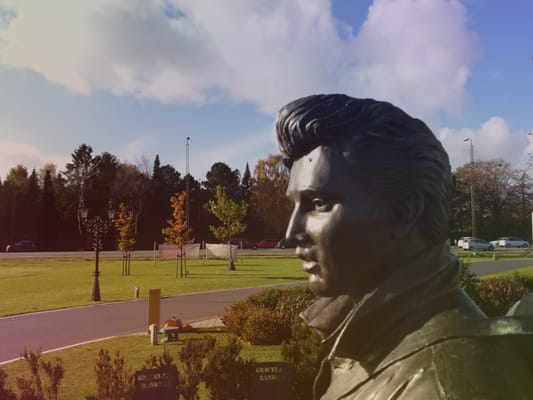 Memphis Mansion by null