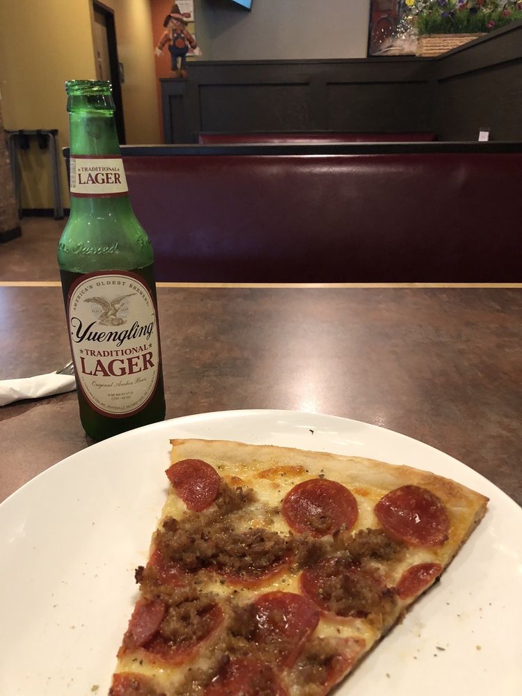 Roma Pizza & Italian Restaurant Logo