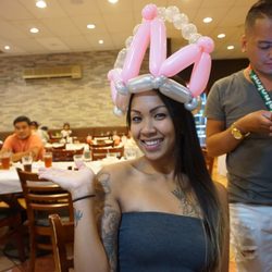 Face Painting In Paradise Hawaii - Graduation Balloon Twisting Hawaii (Face Painting In Paradise Hawaii)