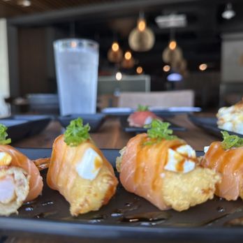 Kan Sushi - Sushi Bars Near Me - Honolulu, Hawaii