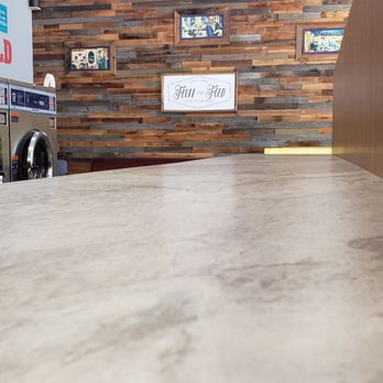 Henry's Laundromat - Laundromat Near Me - Ashland, Oregon