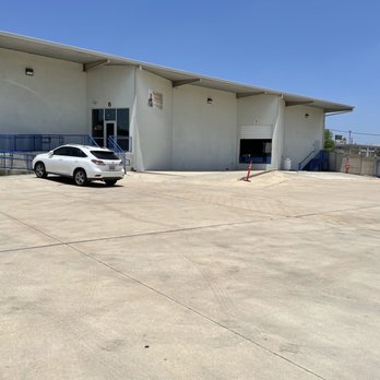 Roadrunner Ceramics - Front door and parking - Art Supplies Near Me - San Antonio, Texas