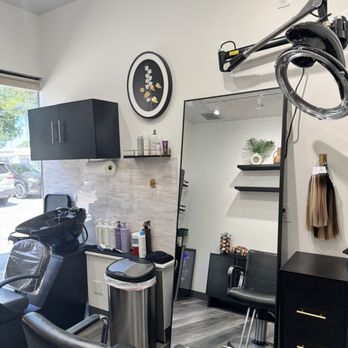 Roots and Rows Hair Co - Got to enjoy the new space at my appointment! - Hair Extensions Near Me - Winter Park, Florida
