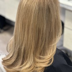 The Color Cove - Beautiful blond