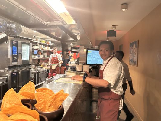 Broken Spanish Comedor by null