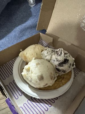 Insomnia Cookies by null