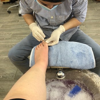 R Nails - Peppermint Deluxe Pedicure - Nail Salons Near Me - La Porte, Indiana