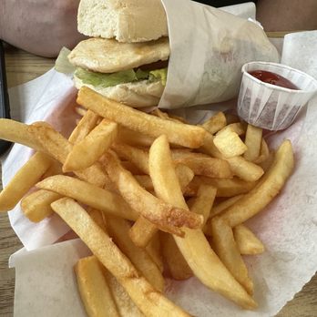 Lahaina's - Grilled chicken sandwich. Cost around $15. - Burgers Near Me - San Luis Obispo, California