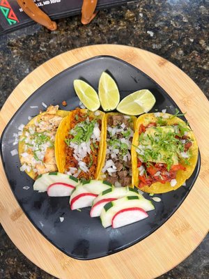 TAQUERIA EL TENAMPA by null