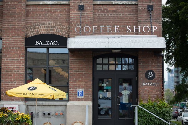 Balzac S Coffee Roasters Takeout Delivery 93 Photos 65 Reviews Coffee Tea 43 Hanna Avenue Liberty Village Toronto On Canada Phone Number Yelp