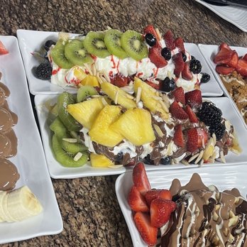 Le Cafe Du Parc - Amazing delicious desserts with outstanding service - Cafes Near Me - Irvine, California