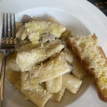 Vicini Pastaria - Sausage truffle pasta - Pasta Shops Near Me - St. Louis, Missouri Vicini Pastaria - Sausage truffle pasta - Pasta Shops Near Me - St. Louis, Missouri