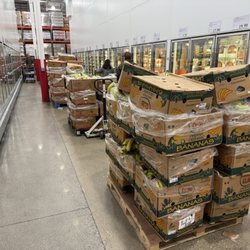 The kind of aisle cluttering here that you don't normally see at other Costco's.