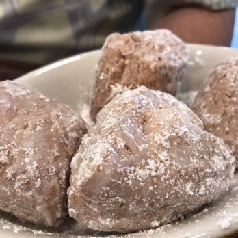Another Broken Egg Cafe - Beignets ($4.99) - Breakfast & Brunch Near Me - Winter Park, Florida