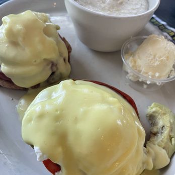 Metro Diner - Eggs Benedict - Breakfast & Brunch Near Me - Jacksonville, Florida Metro Diner - Eggs Benedict - Breakfast & Brunch Near Me - Jacksonville, Florida