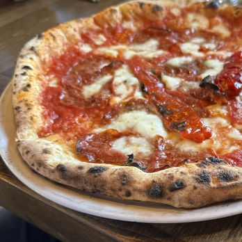 Bella Napoli Pizzeria - Diavoli Pizzan -  San Marzano, fior di latte,spicy salami, Calabrian chilies.  Very GOOD! - Italian Near Me - Nashville, Tennessee