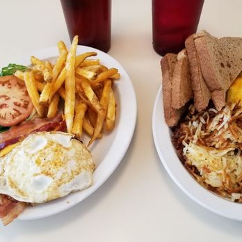 Barnside Diner - Good Diner cuisine. We ate the barn burger (including a fried egg) and an omelette. - Diners Near Me - Alexandria, Virginia Barnside Diner - Good Diner cuisine. We ate the barn burger (including a fried egg) and an omelette. - Diners Near Me - Alexandria, Virginia
