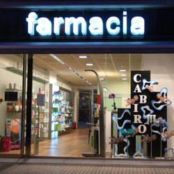 Farmacia Cabiró - Fachada de la farmacia Cabiró en el Paseo del Duque de Mandas nº 4