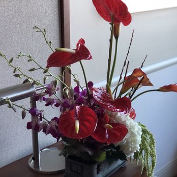 DLN Floral Creations - Florists Near Me - Naperville, Illinois