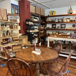 Polly's Folly - Small shop