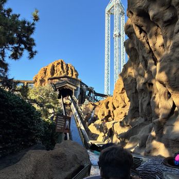 Knott's Berry Farm - Logride! - Amusement Parks Near Me - Buena Park, California Knott's Berry Farm - Logride! - Amusement Parks Near Me - Buena Park, California