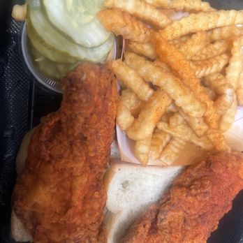 Dave's Hot Chicken - Chicken Shop Near Me - Lancaster, California