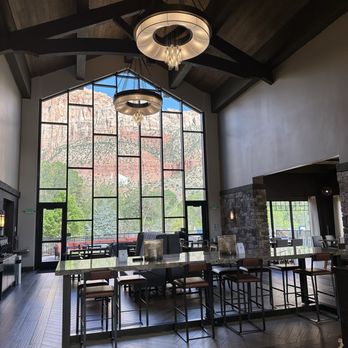 SpringHill Suites by Marriott Springdale Zion National Park - Lobby - Hotels Near Me - Springdale, Utah