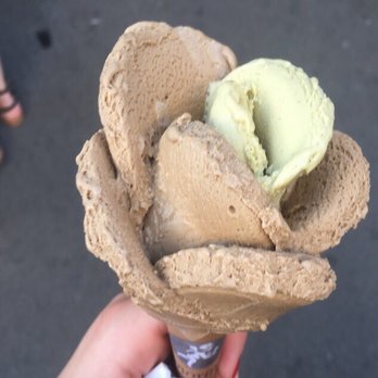 Amorino - Espresso pistachio flower cone - Ice Cream & Frozen Yogurt Near Me - Paris, 75 Amorino - Espresso pistachio flower cone - Ice Cream & Frozen Yogurt Near Me - Paris, 75