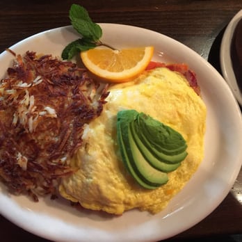 Foxy's Restaurant - Bacon, avocado and tomatoes omelette - Diners Near Me - Glendale, California Foxy's Restaurant - Bacon, avocado and tomatoes omelette - Diners Near Me - Glendale, California