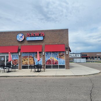 Sam's Southern Eatery - Hutchison Kansas location - Southern Near Me - Hutchinson, Kansas