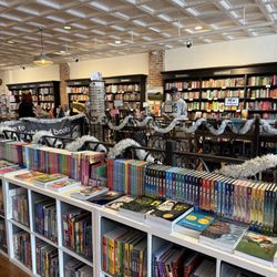 Virginia Highland Books - Interior