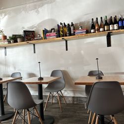 Nil's Mediterranean Cuisine - Inside