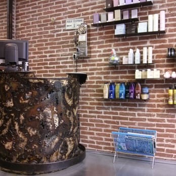 Le Petit Salon 38 - Hair Salons Near Me - Bordeaux, 33 Le Petit Salon 38 - Hair Salons Near Me - Bordeaux, 33