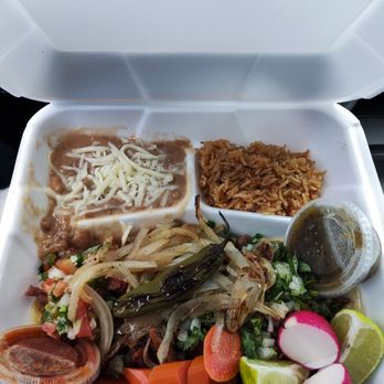 Tacos y Chisme - My combo plate - Food Trucks Near Me