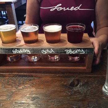 Craft Bar & Kitchen - The sampler 4 choices of beer, IPA, sparkling, Good, and 3 berries. - Bars Near Me - Rotorua, BOP