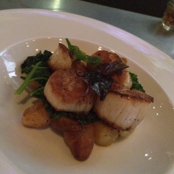 Victor - Scallops - American Near Me - Toronto, Ontario