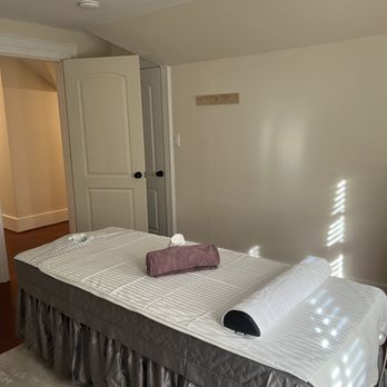 Relax Spa & Massage - Room and table clean - Beauty & Spas Near Me - Charleston, South Carolina Relax Spa & Massage - Room and table clean - Beauty & Spas Near Me - Charleston, South Carolina