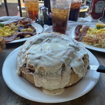 Red Rock Cafe - Cinnamon roll - Breakfast & Brunch Near Me - Sedona, Arizona